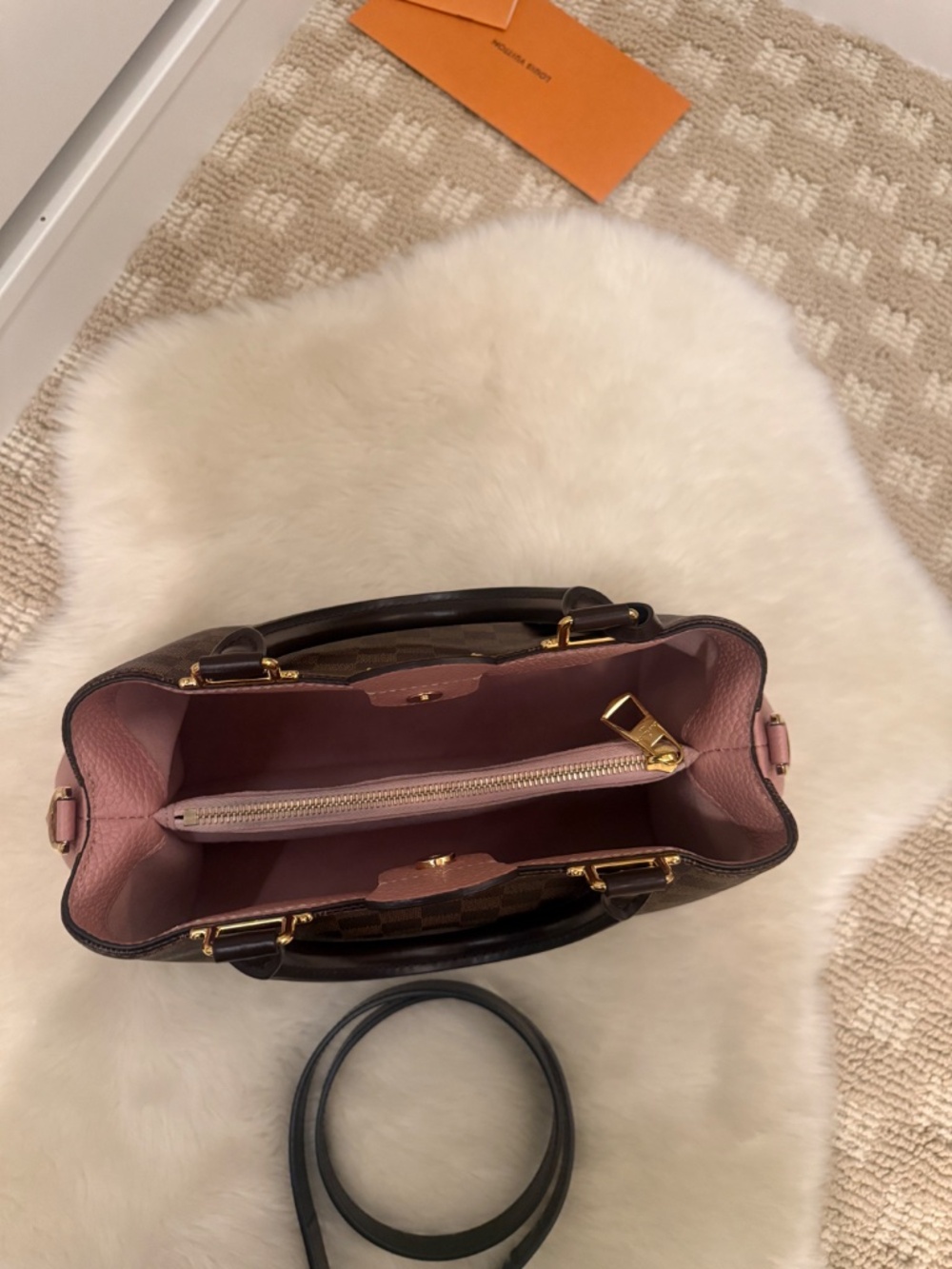LOUIS VUITTON Brittany Bag in Damier Ebène Canvas 100% Authentic - Picture 9 of 10